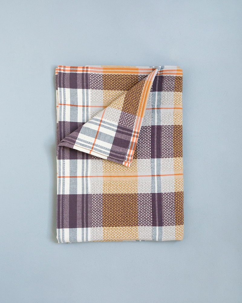 The Mungo Vadoek in the Nutmeg colour is one of nine funky colours of this crazy kitchen cloth.