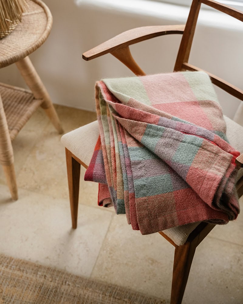 Mungo_Momo_Throw_Bloom_28