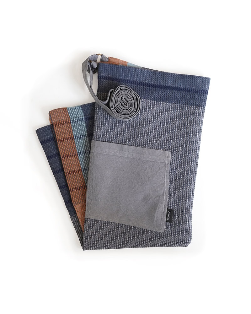 Folded Mungo Grill Apron in Oyster.