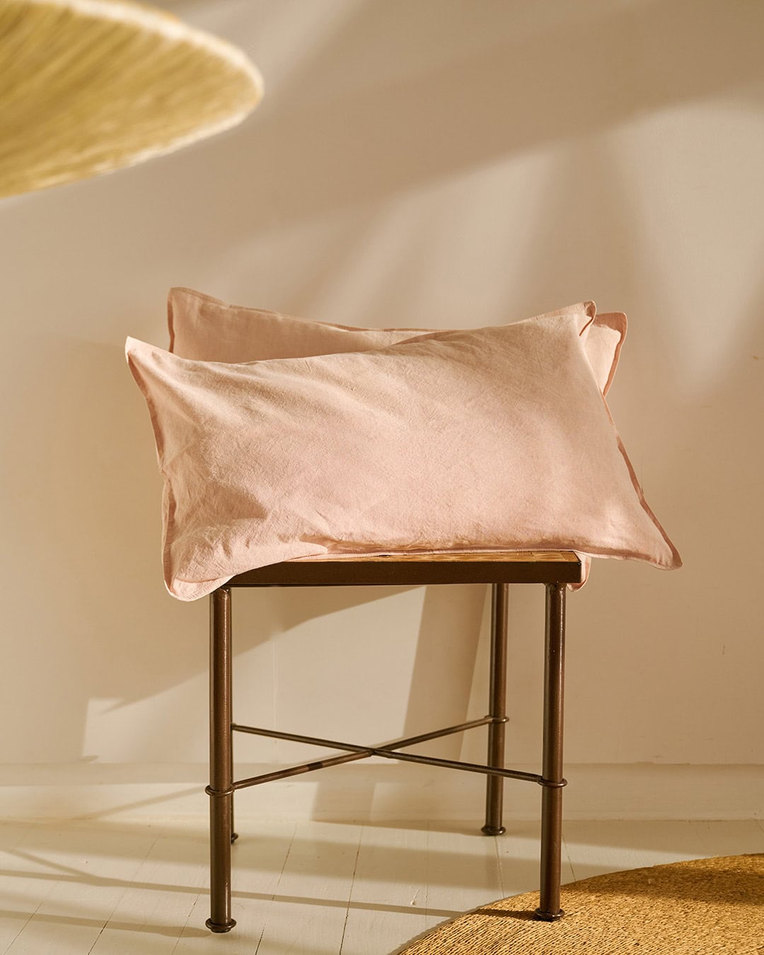Mungo Union Cloth bedding in the Blush colourway.