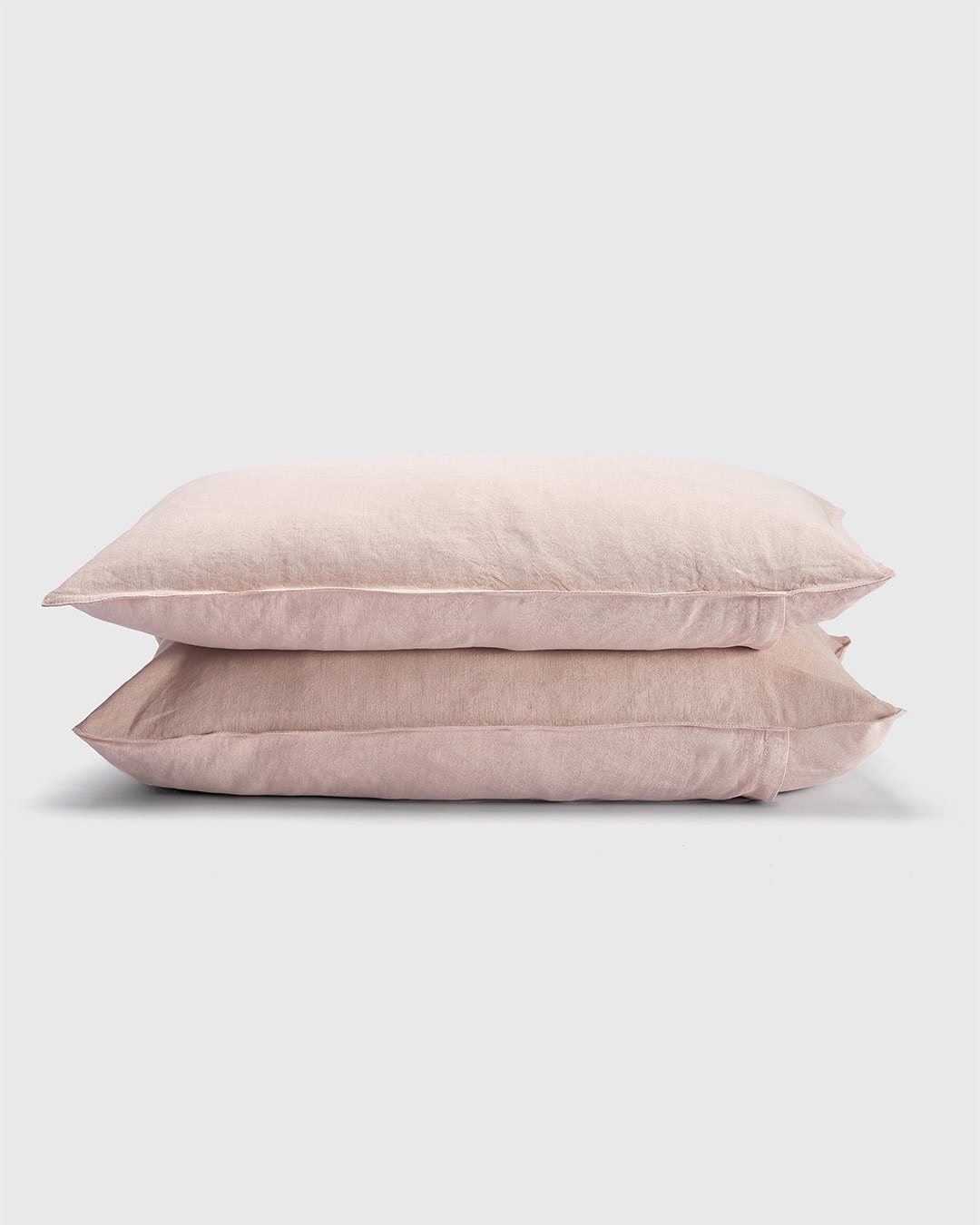 Mungo Union Cloth bedding in the Blush colourway.