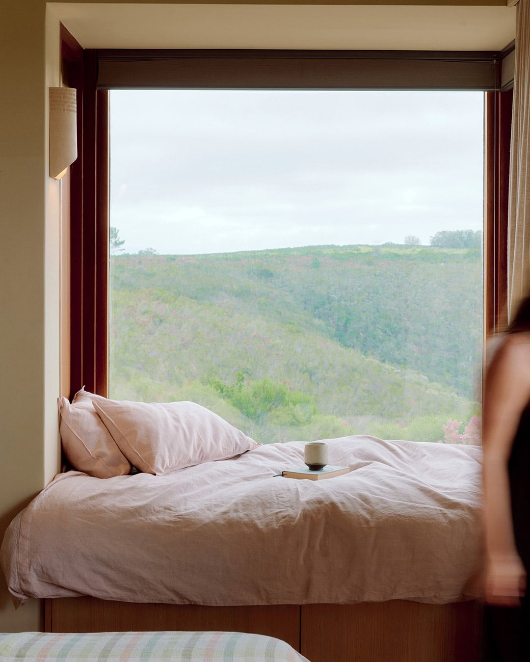 Mungo Union Cloth bedding in the Blush colourway.