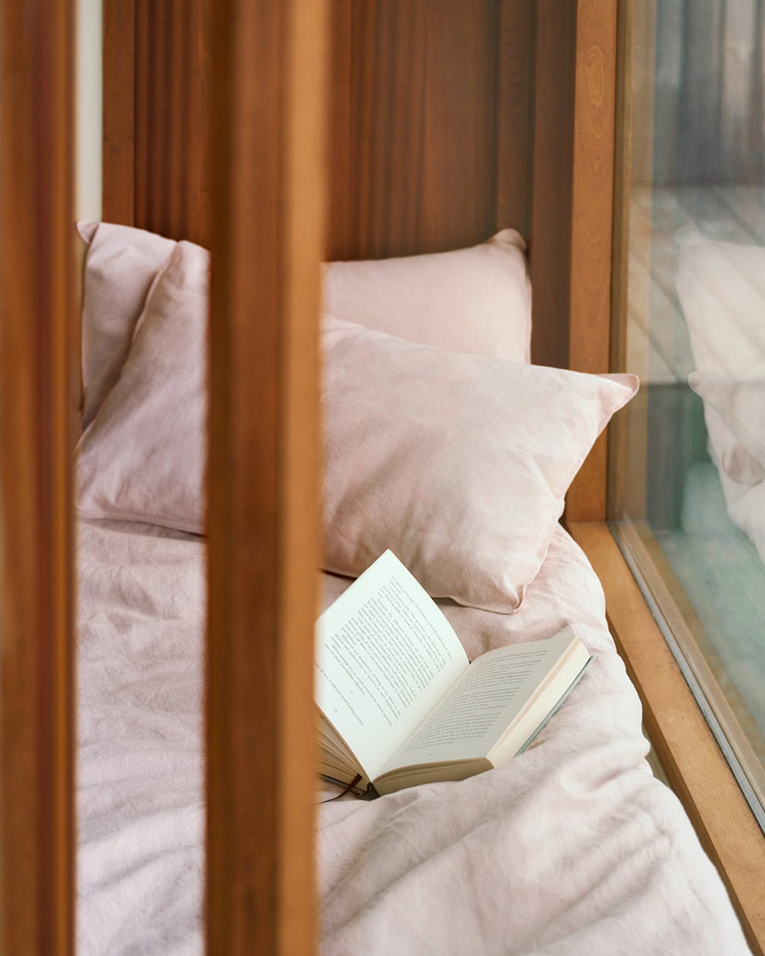 Mungo Union Cloth bedding in the Blush colourway.